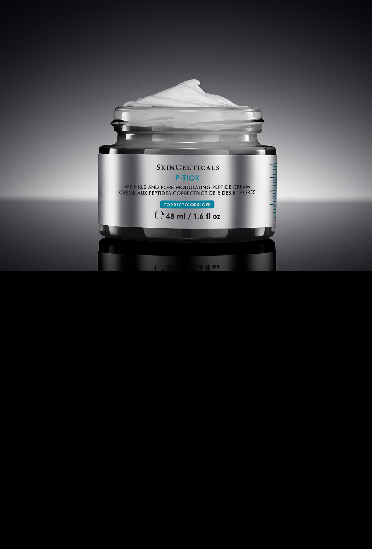 Flacons de serums de soins de la peau de la marque Skinceuticals, avec un fond noir elegant et des reflets lumineux.