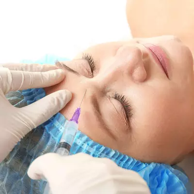 que choisir entre botox ou acide hyaluronique ?