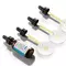 Flacons de serum avec compte-gouttes, disposes sur une surface blanche, mettant en avant un flacon en verre brun et des pipettes transparentes.